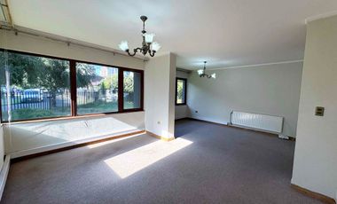 Amplio departamento en primer piso con vista a áreas verdes – Edificio Plaza Torremolinos