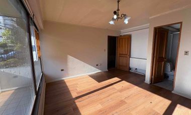 Amplio departamento en primer piso con vista a áreas verdes – Edificio Plaza Torremolinos