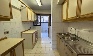 Amplio departamento en primer piso con vista a áreas verdes – Edificio Plaza Torremolinos