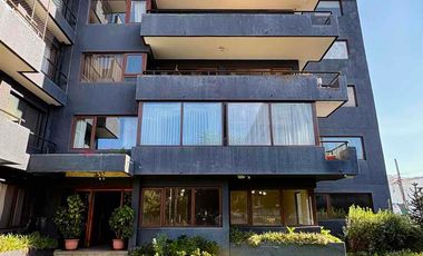 Amplio departamento en primer piso con vista a áreas verdes – Edificio Plaza Torremolinos