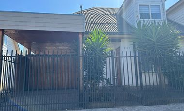 SE ARRIENDA  COMODA CASA  DE 4D Y 2B EN PARQUE BICENTENARIO, TALCA