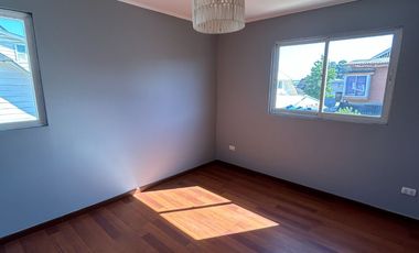 SE ARRIENDA  COMODA CASA  DE 4D Y 2B EN PARQUE BICENTENARIO, TALCA