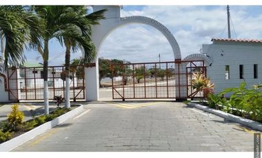 VENTA DE TERRENO ESQUINERO EN URBANIZACIÓN LA HERRADURA DEL MAR – BALLENITA.