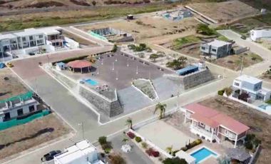 VENTA DE TERRENO ESQUINERO EN URBANIZACIÓN LA HERRADURA DEL MAR – BALLENITA.