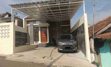 Rumah Carport Luas Pinggir Jalan Dkt Kampus Jatinangor