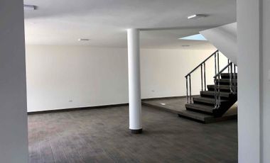 🏡 Casa Comercial en Venta o Renta – Excelente Ubicación en Ibarra