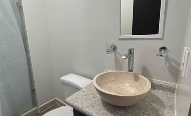 Rento Hermoso Departamento  55 en planta baja Torre C con 8m de balcón. Residencial Enksa.