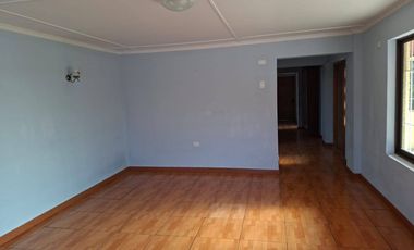 Vendo Casa en Limache, 3D 1B en Palmira Romano Sur, frente al Strip Center.