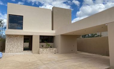 Casa Residencial 2 Niveles Privada Provincia Residencial Norte de Merida, Yucatan.