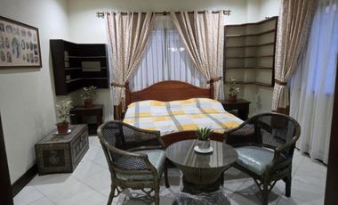 Serene Hillside Residence with Garden Views at Maria Luisa