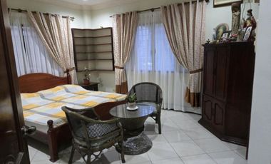 Serene Hillside Residence with Garden Views at Maria Luisa