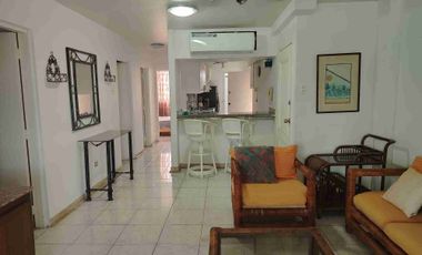 En venta departamento con garaje a una cuadra del malecón Salinas Ecuador