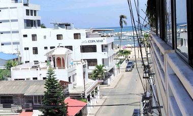 En venta departamento con garaje a una cuadra del malecón Salinas Ecuador
