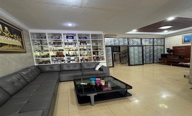 Harga Terbaik! Rumah Nyaman Cocok untuk Keluarga” Dijual Rumah 2,5 lantai di perumahan greenvile lokasi strategis