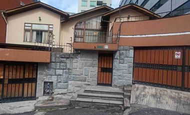 PLAZA ARGENTINA VENDO CASA GRANDE TUNELES GUAYASAMÍN