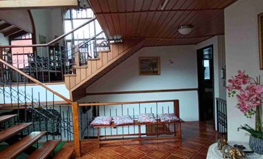 PLAZA ARGENTINA VENDO CASA GRANDE TUNELES GUAYASAMÍN