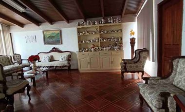 PLAZA ARGENTINA VENDO CASA GRANDE TUNELES GUAYASAMÍN