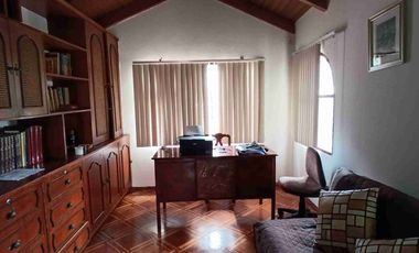 PLAZA ARGENTINA VENDO CASA GRANDE TUNELES GUAYASAMÍN