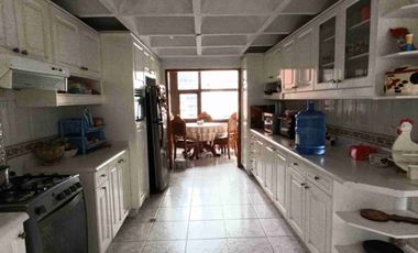 PLAZA ARGENTINA VENDO CASA GRANDE TUNELES GUAYASAMÍN