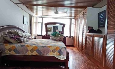 PLAZA ARGENTINA VENDO CASA GRANDE TUNELES GUAYASAMÍN