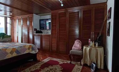 PLAZA ARGENTINA VENDO CASA GRANDE TUNELES GUAYASAMÍN