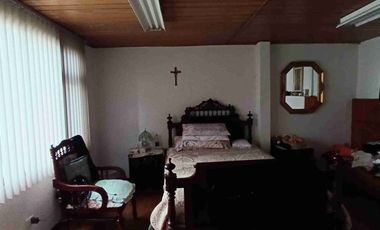 PLAZA ARGENTINA VENDO CASA GRANDE TUNELES GUAYASAMÍN