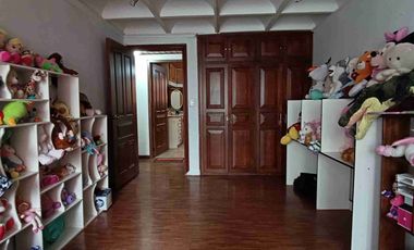 PLAZA ARGENTINA VENDO CASA GRANDE TUNELES GUAYASAMÍN