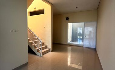 RUMAH NYAMAN MINIMALIS MODERN 2 LANTAI SIAP HUNI DI MEKAR WANGI BANDUNG