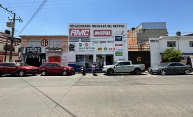 Se renta local comercial dos niveles construidos sobre avenida principal
