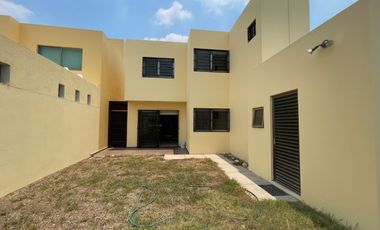 Casa en renta. Fracc. Puerta Magna, Zona Country, Villahermosa. Tabasco.