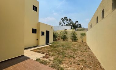 Casa en renta. Fracc. Puerta Magna, Zona Country, Villahermosa. Tabasco.