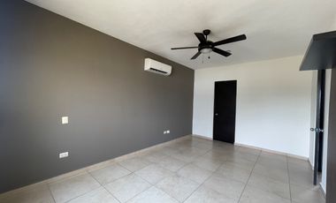 Casa en renta. Fracc. Puerta Magna, Zona Country, Villahermosa. Tabasco.