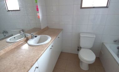 ARRIENDO O VENDO EXCELENTE CASA INDEPENDIENTE EN SECTOR LAS RASTRAS, MUY CERCANA A UNIVERSIDAD CATOLICA, MALL PLAZA MAULE