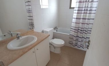 ARRIENDO O VENDO EXCELENTE CASA INDEPENDIENTE EN SECTOR LAS RASTRAS, MUY CERCANA A UNIVERSIDAD CATOLICA, MALL PLAZA MAULE