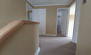 ARRIENDO O VENDO EXCELENTE CASA INDEPENDIENTE EN SECTOR LAS RASTRAS, MUY CERCANA A UNIVERSIDAD CATOLICA, MALL PLAZA MAULE