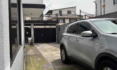 de venta casa  250 m2 de construcción de 4 habitaciones más 2 mini departamentos para vivir o rentar