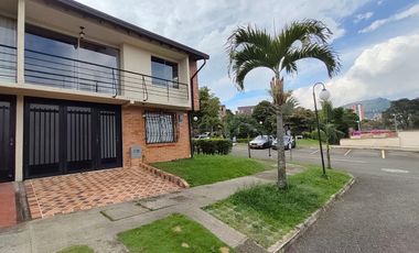 Casa en arriendo en Poblado del Sur en Poblado