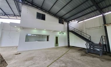 Venta de Galpón Comercial en Portoviejo