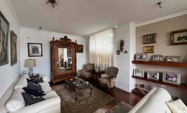 Casa independiente de Venta de 4 habitaciones en San Juan de Cumbayá