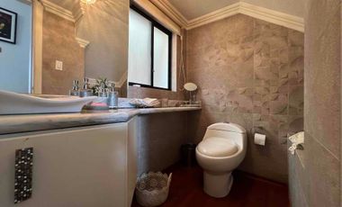 Casa independiente de Venta de 4 habitaciones en San Juan de Cumbayá