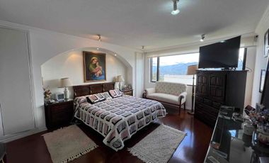 Casa independiente de Venta de 4 habitaciones en San Juan de Cumbayá
