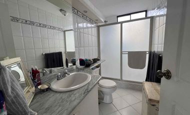 Casa independiente de Venta de 4 habitaciones en San Juan de Cumbayá