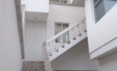 Venta casa rentera Ibarra 5 departamentos