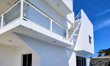 CASA EN VENTA SECTOR GAVILANES SUR DE MANTA