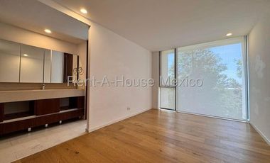 Departamento en planta baja con 3 recámaras y cuarto servicio - RENTA. Santa Fe Juriquilla