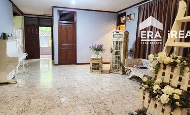 RUMAH 2 LANTAI DIJUAL DI SOLO DEKAT PASAR KLITIKAN