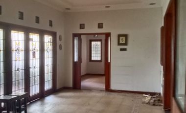 RUMAH LUAS NYAMAN TERAWAT COCOK UNTUK USAHA SIAP PAKAI DI JL. BANTENG BANDUNG