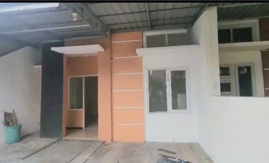 Disewakan Rumah Medokan Sawah