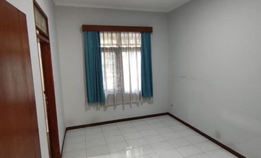 RUMAH BAGUS NYAMAN TERAWAT DEKAT TOL, SEKOLAH, TEMPAT KULINER SIAP HUNI DI BATUNUNGGAL BANDUNG