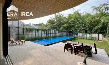 RUMAH MEWAH DIJUAL DI COLOMADU DEKAT DE TJOLOMADOE